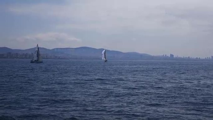 博斯普鲁斯海峡伊斯坦布尔的帆船