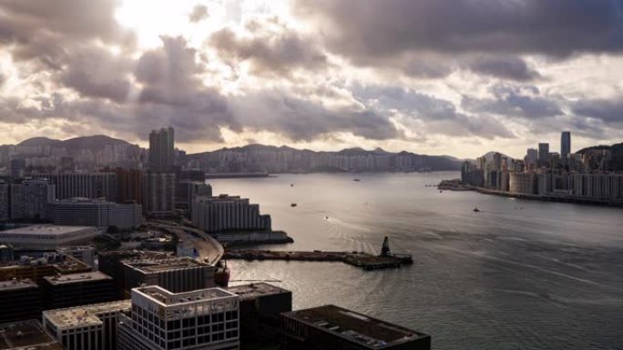 时光流逝:香港，一个繁荣之城的航船