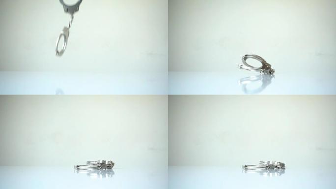 手铐掉落和弹跳