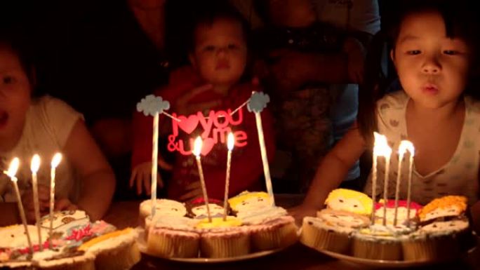 一群小女孩在家庆祝她的生日聚会