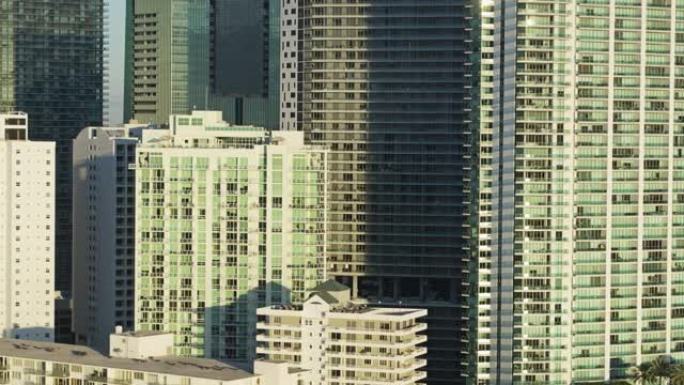 迈阿密布里克尔日出时公寓塔的模式-空中