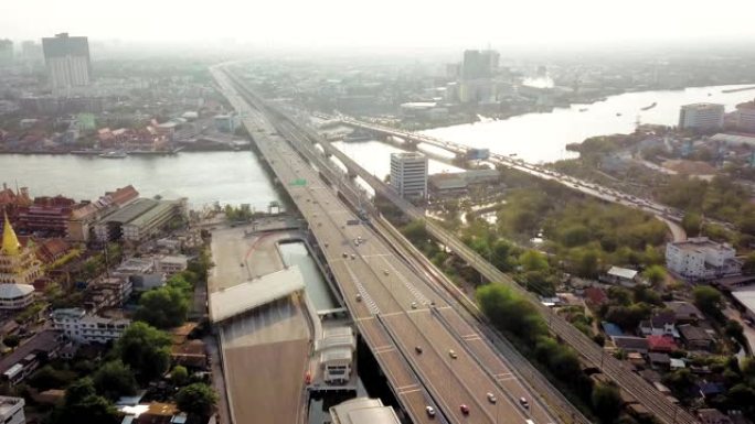 曼谷河滨市区湄南河鸟瞰图