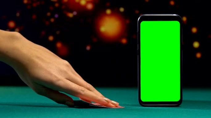 展示一对王牌的女士开卡，在线扑克游戏，电话应用