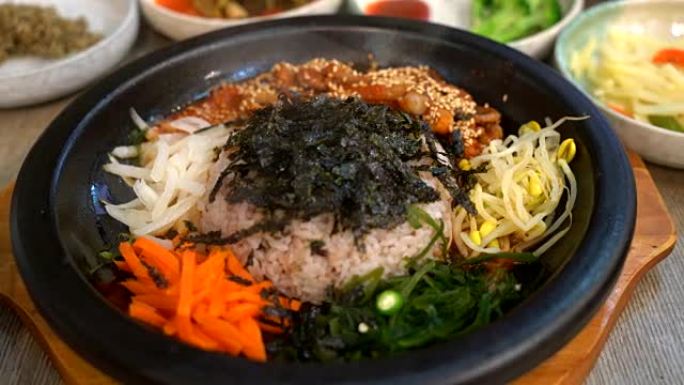 韩国传统食品 (拌饭)