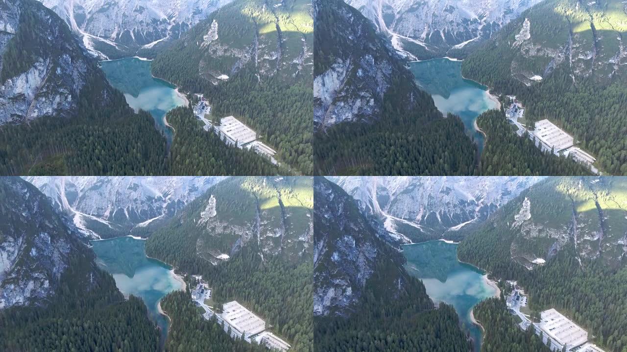 山和湖的空中拍摄