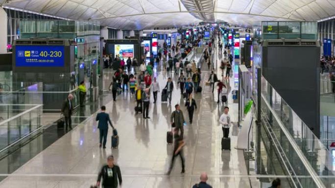 中国香港机场出发区人群的时间流逝