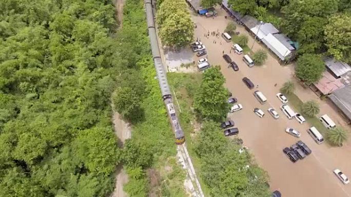 旅客列车到站鸟瞰图