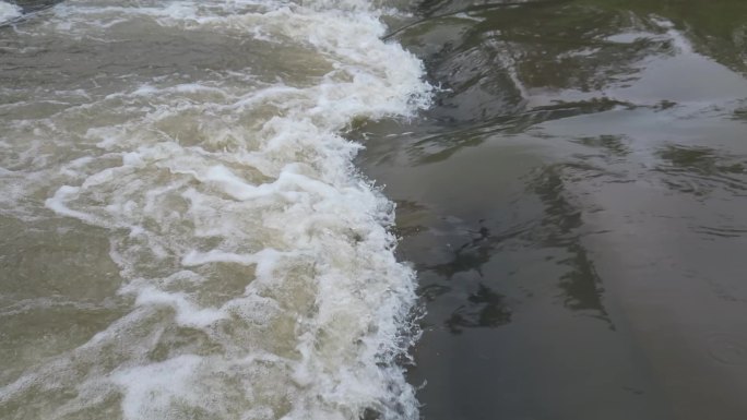 湍急河流   激流勇进  春季雨水