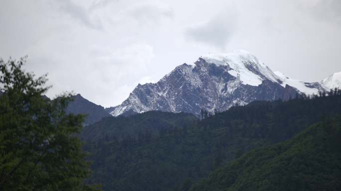 最美川藏线｜实拍雪山云雾 延时8K