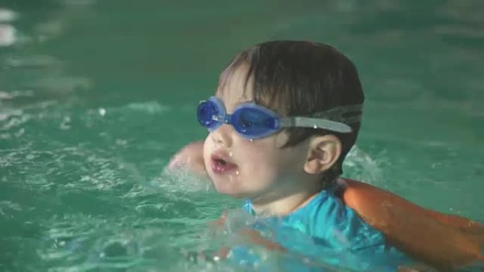 幼儿游泳课幼儿游泳课