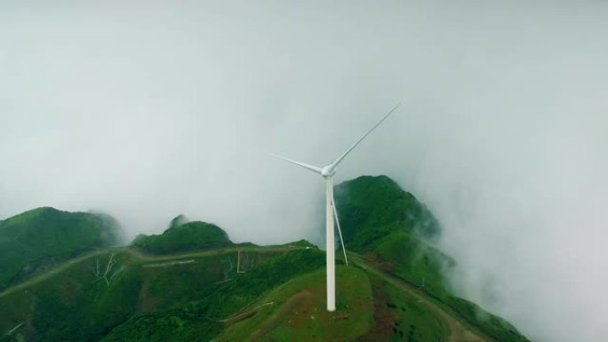 中国贵州乌蒙草原上的风力发电机鸟瞰图。