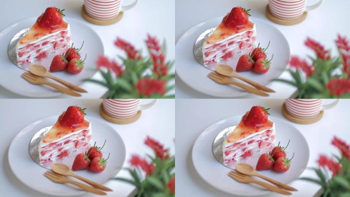 草莓绉纱蛋糕与草莓奶油与多莉射击运动
