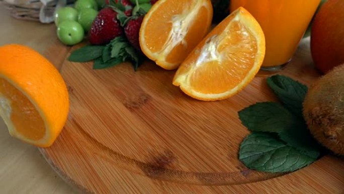 橙片滴在切菜板上新鲜水宣传广告