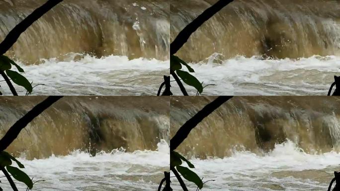 泰国雨季的瀑布