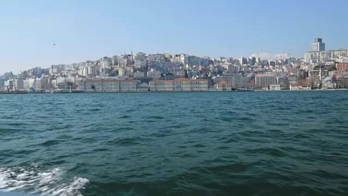 新旧伊斯坦布尔景观，帆船景观，超棒的过度建造海岸线