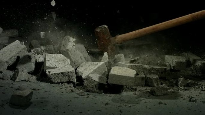 大锤击打混凝土砖解压击垮锤子碎石块