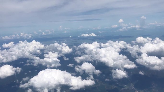 飞机上拍摄蓝天白云