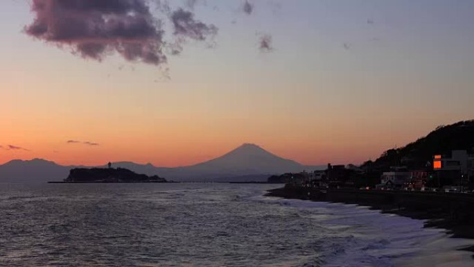 山。富士和江之岛在黄昏