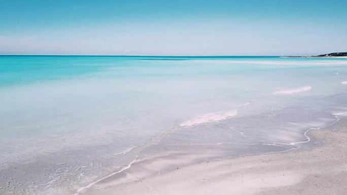 加勒比海的波浪小清晰蔚蓝海水