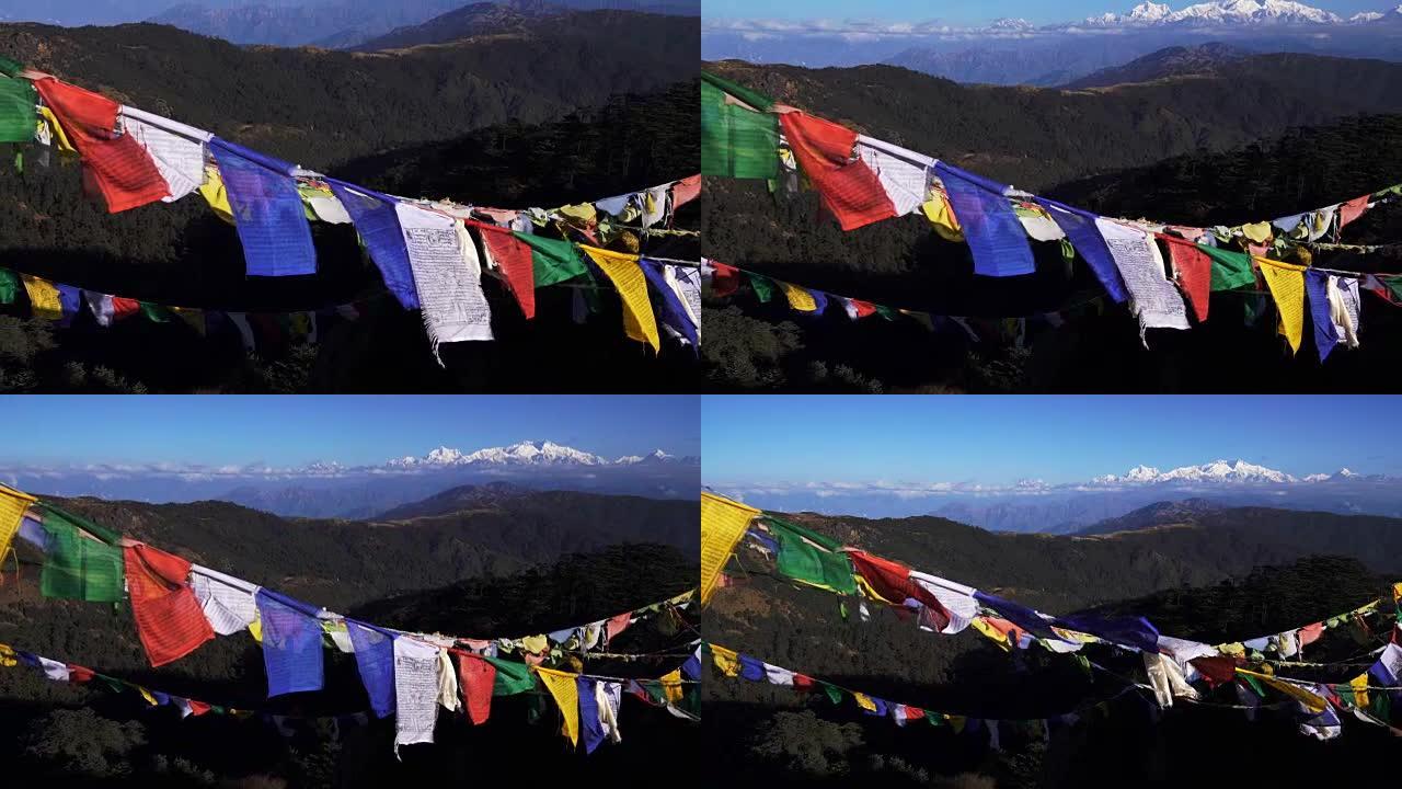 藏族经幡旗或龙塔及康城章嘉山高观