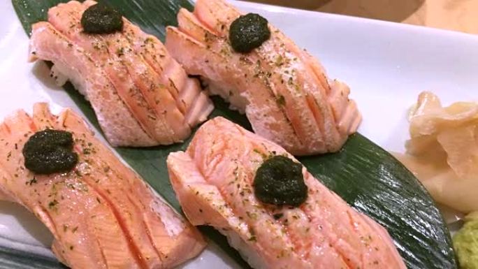 泰国曼谷餐厅的鲑鱼和生鱼片生食