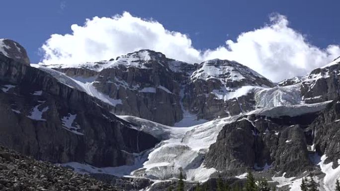 斯坦利冰川云融化瀑布加拿大不列颠哥伦比亚省库特尼国家公园