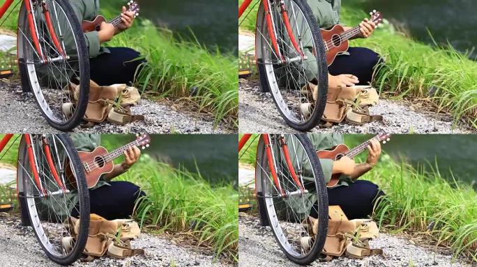 玩夏威夷四弦琴