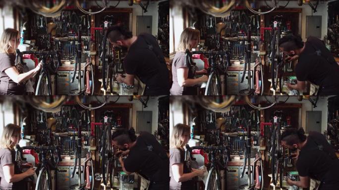 自行车修理工在工作