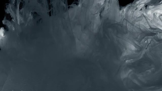 黑色背景上孤立的白色油漆