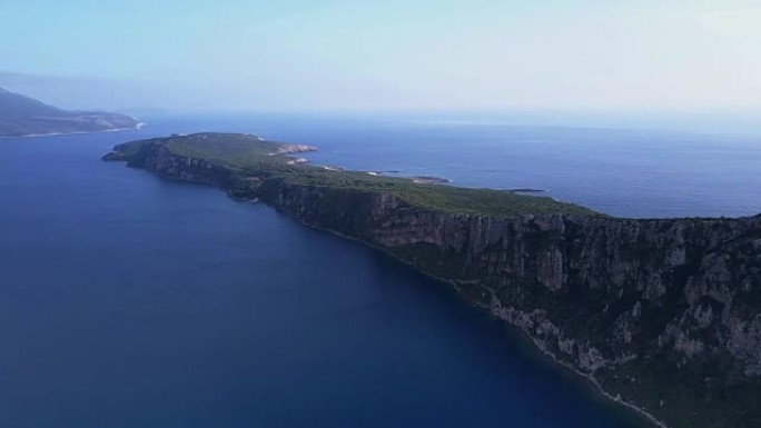 飞越美丽的海景碧海蓝天旅游度假