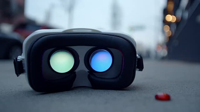 虚拟现实耳机谷歌眼镜在人行道上闪烁