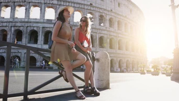罗马的旅游妇女: 体育馆