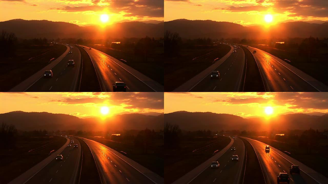 高清: 日出时的高速公路