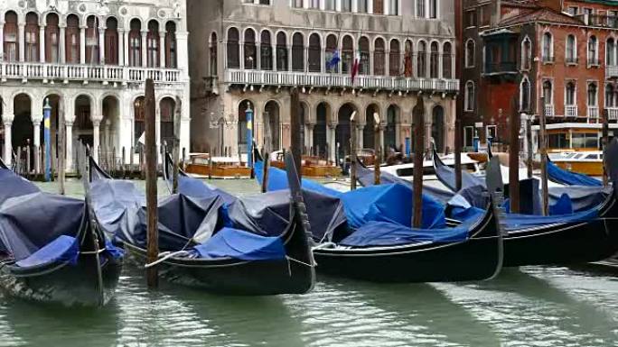 意大利威尼斯大运河上的4k蓝色吊船等待游客