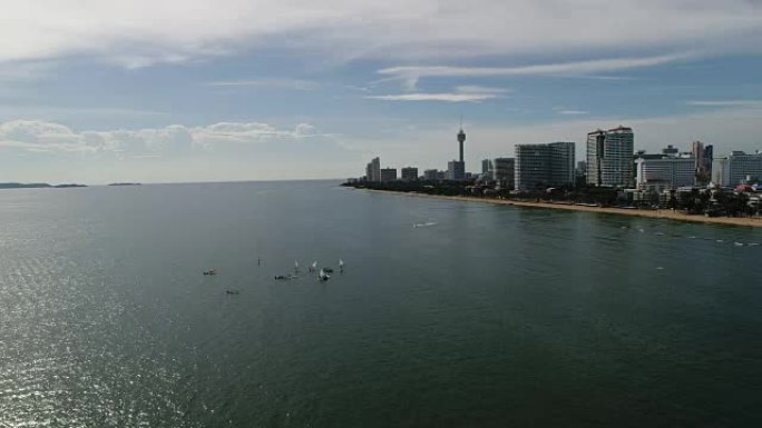 夏季芭堤雅市海滩鸟瞰图