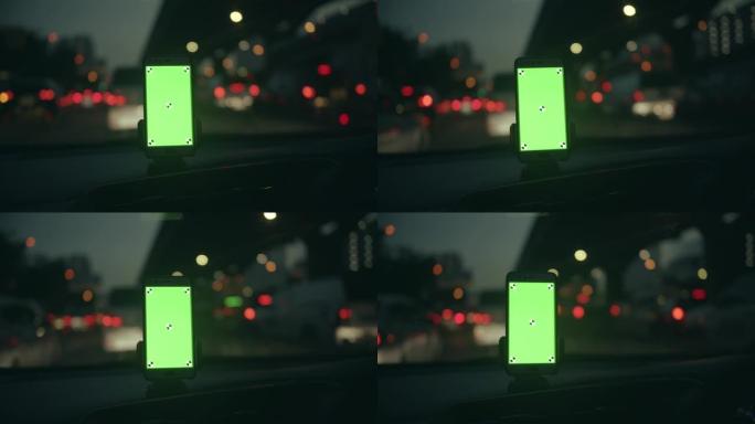 公路旅行: 车内的绿屏