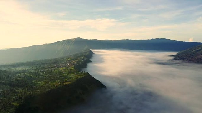 4K: 东爪哇布罗莫火山的鸟瞰图，印度尼西亚布罗莫火山的无人机摄像机的鸟瞰图