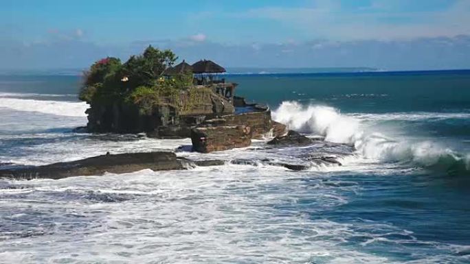 海上的印度教寺庙，印尼巴厘岛的塔纳罗特寺庙