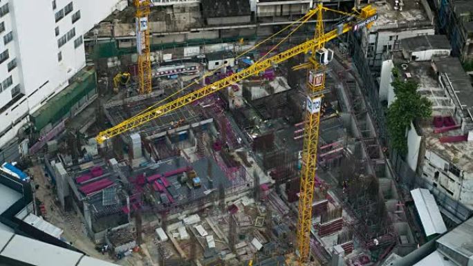 在大型建筑工地工作的延时劳动