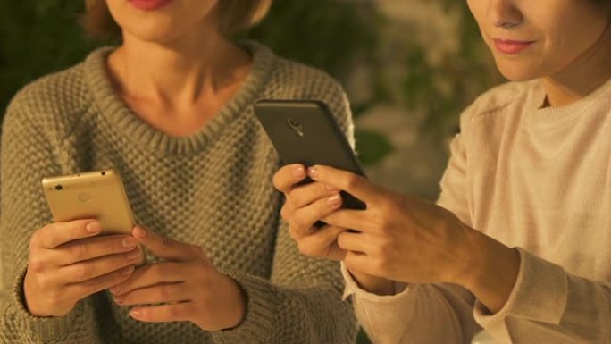 女性朋友用电话代替交流，网络成瘾