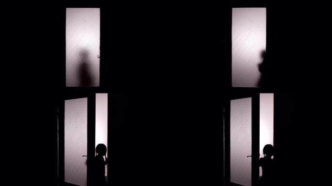 小女孩剪影打开黑暗的门，恐怖的场景，神秘的