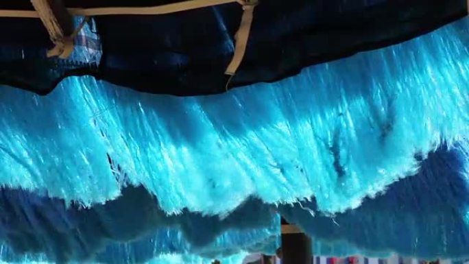 塑料纤维在风中摆动