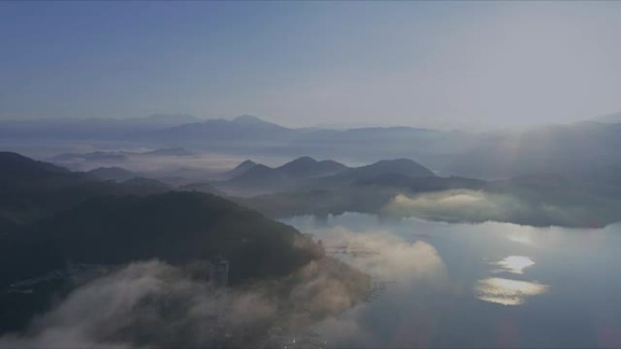 台湾带浮云的日月潭航拍
