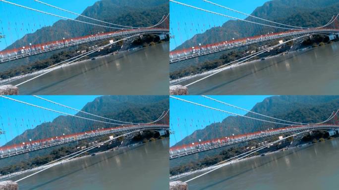 在Rishikesh市，是神圣的恒河上的斜拉桥
