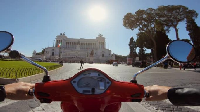 POV滑板车骑行: 在罗马市中心的摩托车上