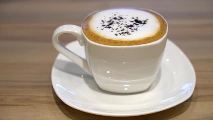 咖啡馆里的热咖啡