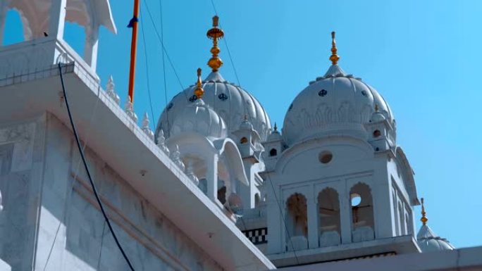 印度普什卡市的白色大理石锡克教神庙