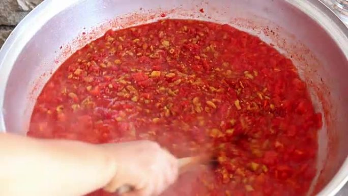 煮沸切碎的番茄酱