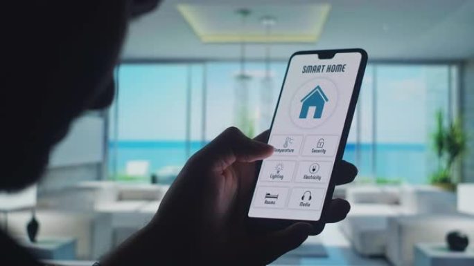 在智能手机上的智能家居应用程序上关闭房屋安全。家庭自动化和智能家居技术的移动应用-温度调节