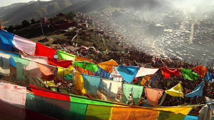 Larung Gar(Larung Five Sciences Buddhist Academy)。